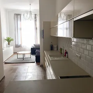 White Dream , Budapest Hungría